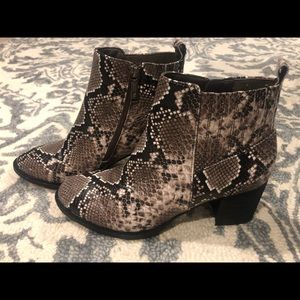 Blondo Sabina Snakeskin Bootie, Sz 11